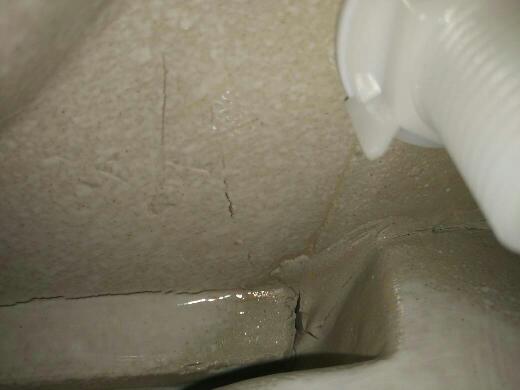 马桶裂缝了用什么胶粘(马桶裂缝了用什么胶粘好)